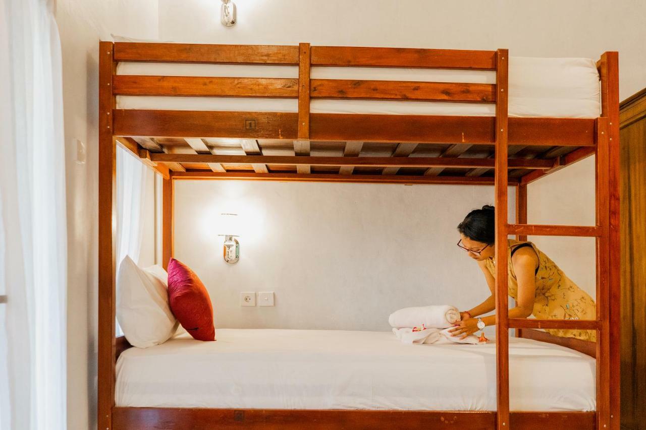 Kamasanti Hostel Toyapakeh Esterno foto