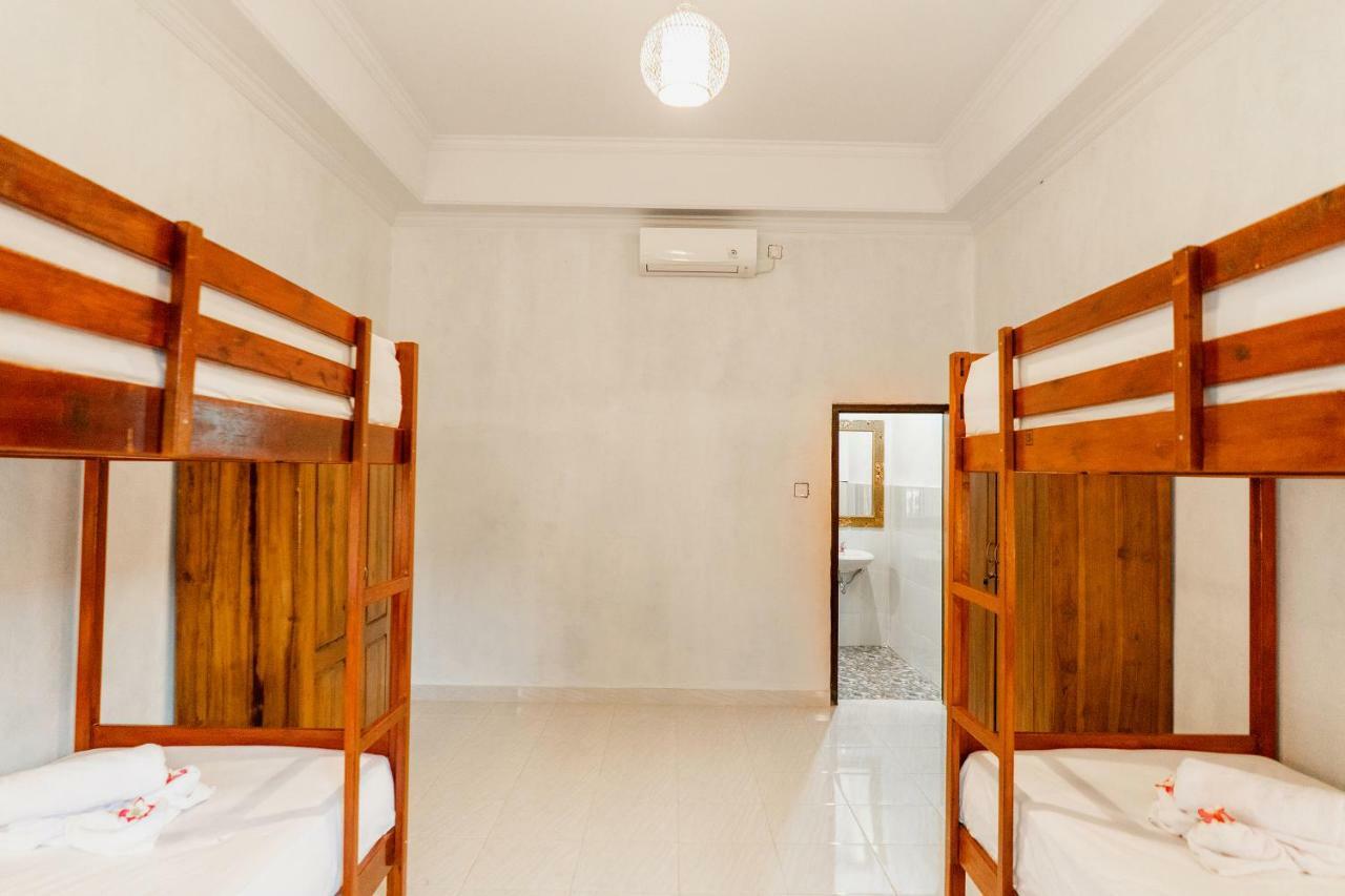 Kamasanti Hostel Toyapakeh Esterno foto